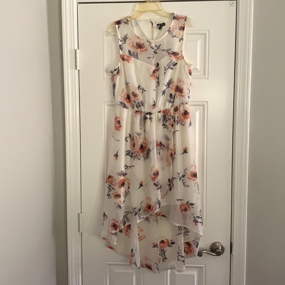 White flower print dress
